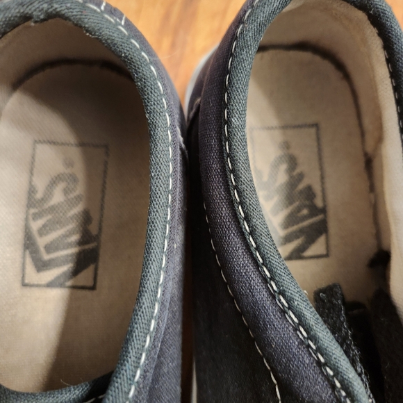 Ladies size 5.5 Black Van's Sneakers - Picture 7 of 7